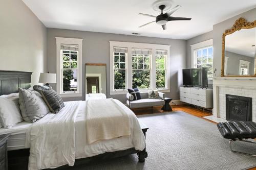 Bon Royale near Jimmy Carter Library & Museum Bon Royale near Jimmy Carter Library & Museum