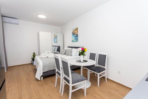 Apartments Ivo Herceg Novi in Topla Apartments Ivo Herceg Novi in Topla