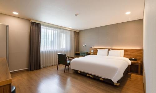 安養CNC酒店 (Anyang CNC Hotel) in 安養 安養CNC酒店 (Anyang CNC Hotel) in 安養