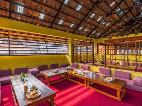 Étterem, The Hosteller Fort Kochi, Ocean Edge in Kochi Étterem, The Hosteller Fort Kochi, Ocean Edge in Kochi