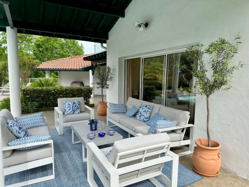 Úszómedence, Villa à 5min de Bayonne avec Piscine chauffé et salle de sport (Villa a 5min de Bayonne avec Piscine chauffe et salle de sport) in Saint Pierre D'Irube Úszómedence, Villa à 5min de Bayonne avec Piscine chauffé et salle de sport (Villa a 5min de Bayonne avec Piscine chauffe et salle de sport) in Saint Pierre D'Irube