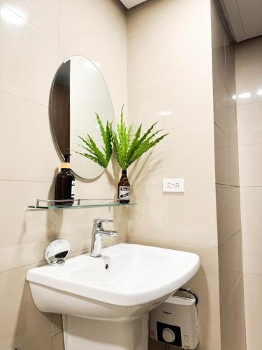 Skyline Boho Studio at 38 Park Avenue - 5 minutes walk to Ayala Central Bloc, with Infinity Pool, Fa in Apas Skyline Boho Studio at 38 Park Avenue - 5 minutes walk to Ayala Central Bloc, with Infinity Pool, Fa in Apas