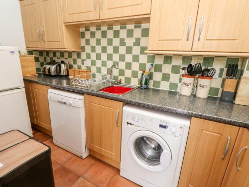 Hotellet från utsidan, Beachcombers in Västra Ventnor Hotellet från utsidan, Beachcombers in Västra Ventnor