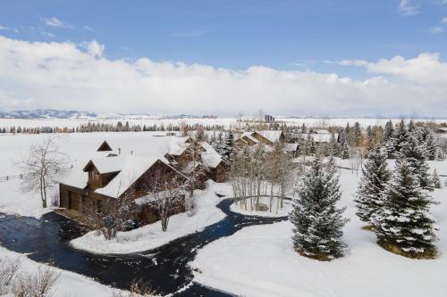 Fully Furnished Loft Near Hyalite in 加拉廷蓋特韋 Fully Furnished Loft Near Hyalite in 加拉廷蓋特韋