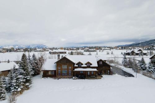 Fully Furnished Loft Near Hyalite in 加拉廷蓋特韋 Fully Furnished Loft Near Hyalite in 加拉廷蓋特韋