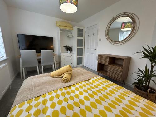 Urban Escape Entire Apartment Near Uni and Hospital in Swaythling Urban Escape Entire Apartment Near Uni and Hospital in Swaythling