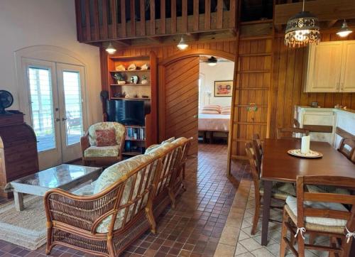 Blue Pearl Villa in St John USVI in Central Blue Pearl Villa in St John USVI in Central