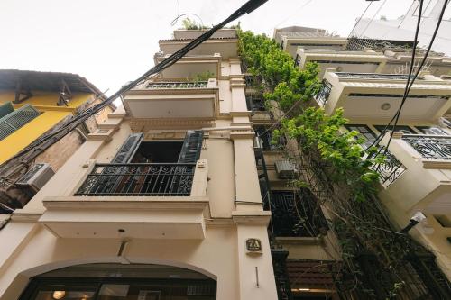 Pentstudio with garden in Ba Dinh District - Truc Bach/Quan Thanh Pentstudio with garden in Ba Dinh District - Truc Bach/Quan Thanh