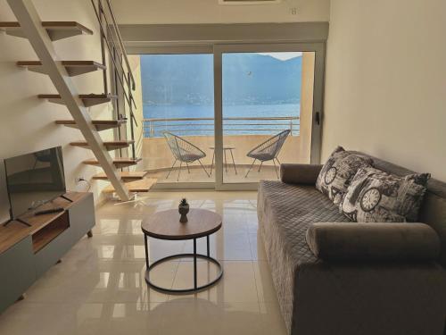 Waterfront Apartments in لجوتا Waterfront Apartments in لجوتا