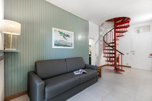 Rododendro Rosso - Happy Rentals in Ispra Rododendro Rosso - Happy Rentals in Ispra