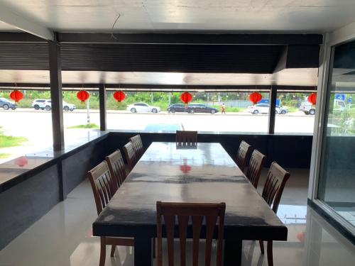 Étterem, négyzetméteres, 1 hálószobás Ház 1 fürdőszobával Khao Takiab területén (Blue Horizon) near Wat Khao Sanam Chai Étterem, négyzetméteres, 1 hálószobás Ház 1 fürdőszobával Khao Takiab területén (Blue Horizon) near Wat Khao Sanam Chai