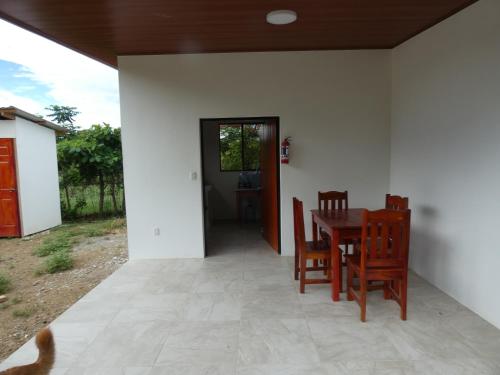 Cơ sở vật chất, Cabañas Paolone (Cabanas Paolone) in Tola Cơ sở vật chất, Cabañas Paolone (Cabanas Paolone) in Tola
