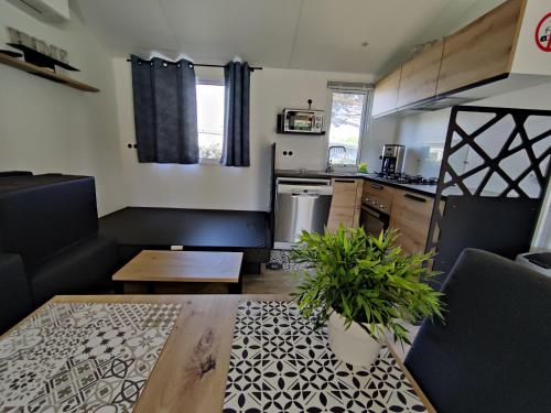 Bungalows soit en 3 ou 4ch - jusqu'a 18 voyageurs - mh732 3ch ou mh828 4ch Biscarrosse Lake-proche o in Gastes Bungalows soit en 3 ou 4ch - jusqu'a 18 voyageurs - mh732 3ch ou mh828 4ch Biscarrosse Lake-proche o in Gastes