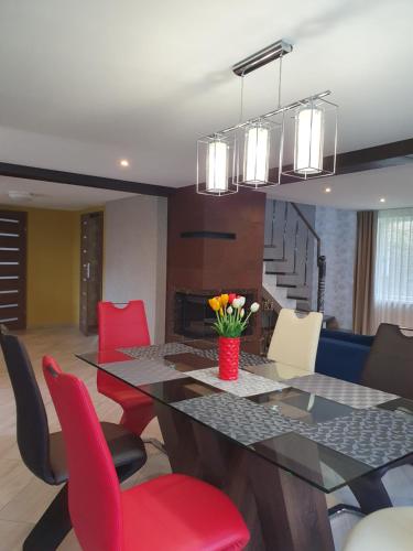 設施, Anas Namas in 布比艾 設施, Anas Namas in 布比艾