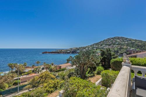 View, TRESOR d ANTHEOR- Bord de mer in Antheor View, TRESOR d ANTHEOR- Bord de mer in Antheor