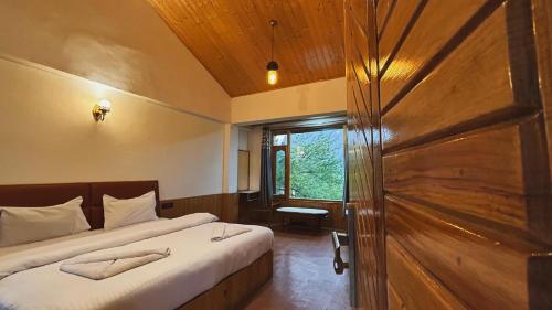 Hostelam The Mountain Story in Manali Hostelam The Mountain Story in Manali