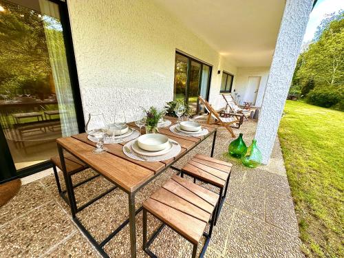Erkély/terasz, HIDEAWAYandSPA Villa St Nikolaus in Grossrosseln Erkély/terasz, HIDEAWAYandSPA Villa St Nikolaus in Grossrosseln