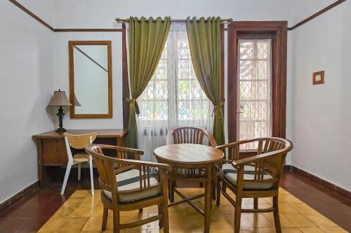 Létesítmények, Urbanview Rumah Ebo Dago Bandung in Sekeloa Létesítmények, Urbanview Rumah Ebo Dago Bandung in Sekeloa