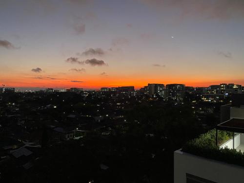 Luxury Like New Home And Sunset in Alexandria Luxury Like New Home And Sunset in Alexandria