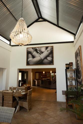 Out of Africa Town Lodge in Otjiwarongo Out of Africa Town Lodge in Otjiwarongo