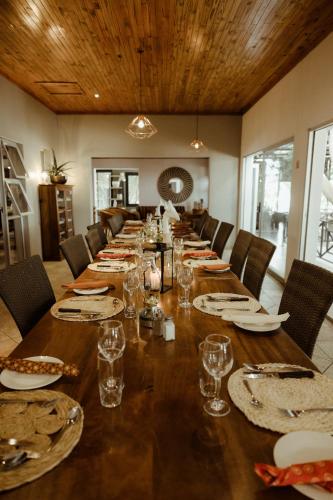 Out of Africa Town Lodge in Otjiwarongo Out of Africa Town Lodge in Otjiwarongo