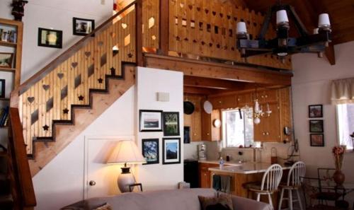 Charming Log Cabin Rental near Huntington Lake in the Sierra Nevada of California in Lakeshore (CA) Charming Log Cabin Rental near Huntington Lake in the Sierra Nevada of California in Lakeshore (CA)