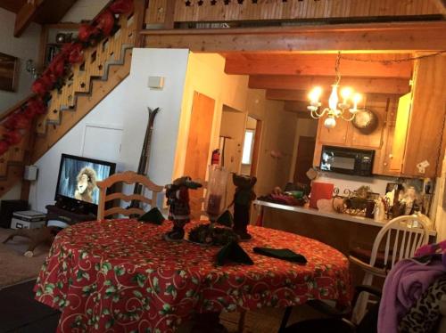 Charming Log Cabin Rental near Huntington Lake in the Sierra Nevada of California in Lakeshore (CA) Charming Log Cabin Rental near Huntington Lake in the Sierra Nevada of California in Lakeshore (CA)