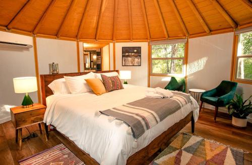 Stunning Yurt Rental in Texas Ideal for a Romantic Getaway near Austin in Bastrop Stunning Yurt Rental in Texas Ideal for a Romantic Getaway near Austin in Bastrop