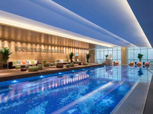 Úszómedence, Novotel Suzhou SIP in Szucsou Úszómedence, Novotel Suzhou SIP in Szucsou