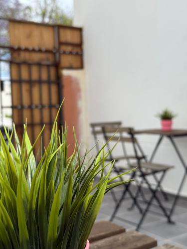 Habitación Triple con baño compartido SEVILLA DELUXE LOS ROSALES (Habitacion Triple con bano compartido SEVILLA DELUXE LOS ROSALES) in Tocina Habitación Triple con baño compartido SEVILLA DELUXE LOS ROSALES (Habitacion Triple con bano compartido SEVILLA DELUXE LOS ROSALES) in Tocina