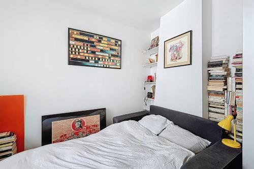 Charming 2-room apartment near Montmartre in Pigalle Charming 2-room apartment near Montmartre in Pigalle