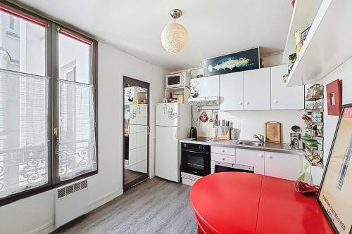 Charming 2-room apartment near Montmartre in Pigalle Charming 2-room apartment near Montmartre in Pigalle