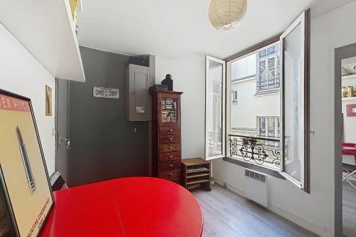 Charming 2-room apartment near Montmartre in Pigalle Charming 2-room apartment near Montmartre in Pigalle