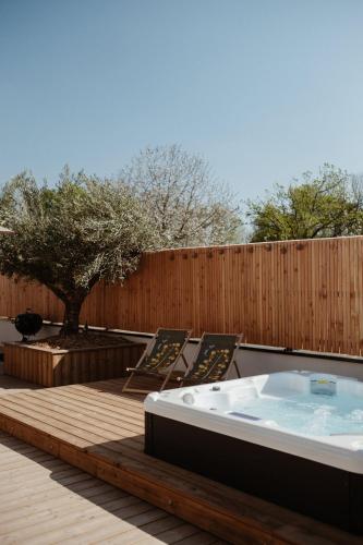 Pezsgőfürdő, Les Pierres 2 Loc Amand in La Foret-Fouesnant Pezsgőfürdő, Les Pierres 2 Loc Amand in La Foret-Fouesnant