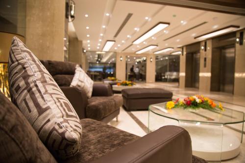 ล็อบบี้, โรงแรมคิสคอล แกรนด์ (Hotel Kiscol Grands) in ตาตาบัด ล็อบบี้, โรงแรมคิสคอล แกรนด์ (Hotel Kiscol Grands) in ตาตาบัด