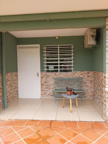 Jolie Studio 2 a 3 personnes in Baie-Mahault Jolie Studio 2 a 3 personnes in Baie-Mahault