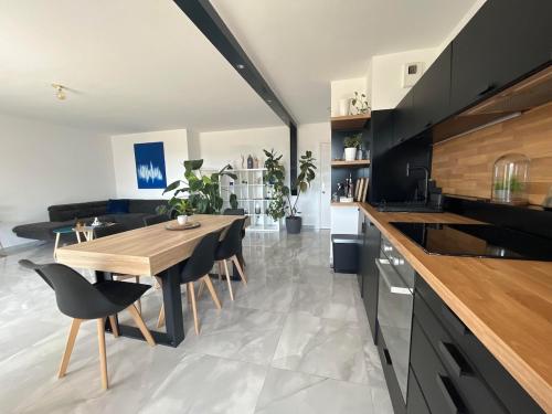 Montpellier Un ecrin de lumiere pour enchanter votre sejour in Ovalie Montpellier Un ecrin de lumiere pour enchanter votre sejour in Ovalie