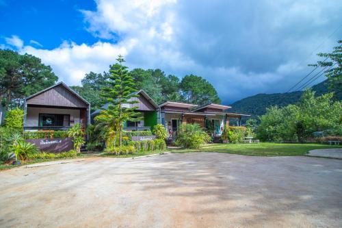 ฟินอินดอย near Doi Inthanon National Park ฟินอินดอย near Doi Inthanon National Park