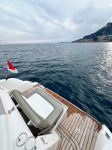 Kilátás, LUXURY BOAT in MONACO in La Condamine Kilátás, LUXURY BOAT in MONACO in La Condamine