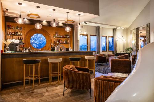 Pub/Lounge, Hotel Royal Ours Blanc in L'Alpe d'Huez Pub/Lounge, Hotel Royal Ours Blanc in L'Alpe d'Huez