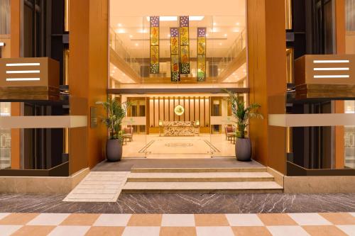 Lobby, Lemon Tree Hotel, Mira Road, Mumbai in Vasai Lobby, Lemon Tree Hotel, Mira Road, Mumbai in Vasai