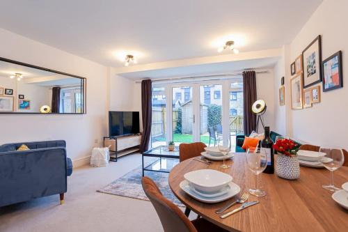 Ambassador House by Truestays - Luxury 4 Bedroom House in Stoke-on-Trent in 乔伊纳广场 Ambassador House by Truestays - Luxury 4 Bedroom House in Stoke-on-Trent in 乔伊纳广场