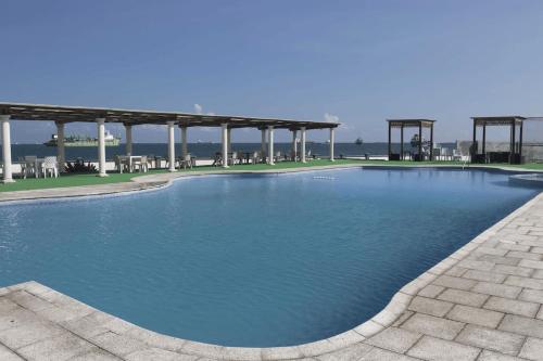Kolam renang, New Washington Hotel in Colon Kolam renang, New Washington Hotel in Colon