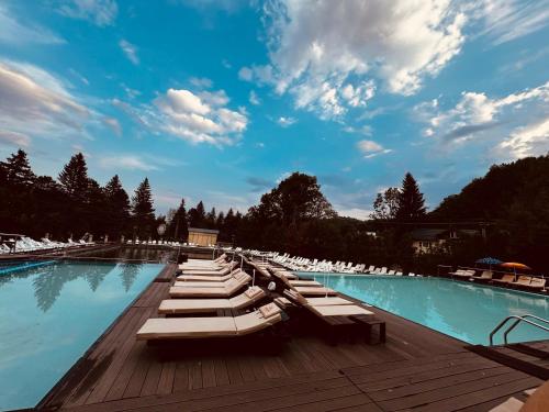 Hotel Baia Rosie Resort in Salnic Prahova Hotel Baia Rosie Resort in Salnic Prahova