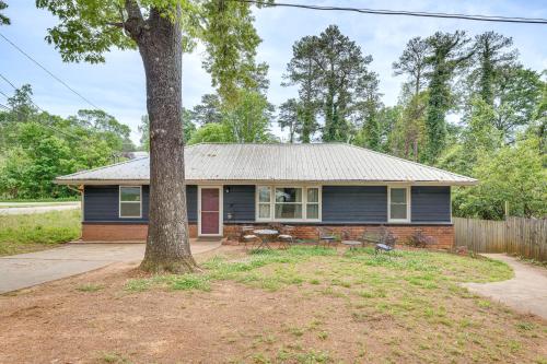 4 Mi to Dtwn Family-Friendly Apt in Atlanta! in Browns Mill Park 4 Mi to Dtwn Family-Friendly Apt in Atlanta! in Browns Mill Park