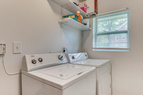 4 Mi to Dtwn Family-Friendly Apt in Atlanta! in Browns Mill Park 4 Mi to Dtwn Family-Friendly Apt in Atlanta! in Browns Mill Park