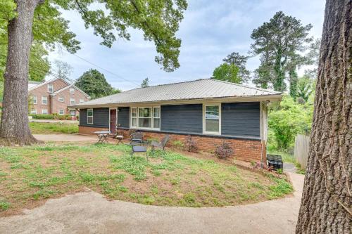 4 Mi to Dtwn Family-Friendly Apt in Atlanta! in Browns Mill Park 4 Mi to Dtwn Family-Friendly Apt in Atlanta! in Browns Mill Park