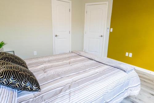 2BR Retreat Near Balboa Park in Balboa Park 2BR Retreat Near Balboa Park in Balboa Park
