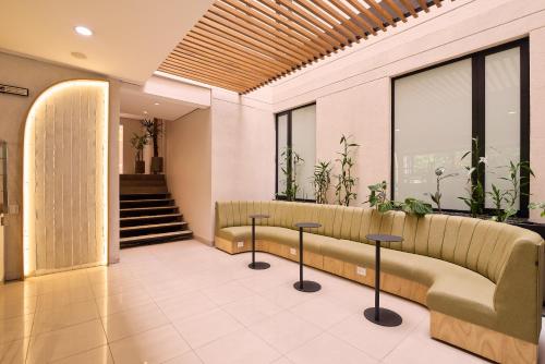 Vestíbulo, Hotel Lincoln in Medellín Vestíbulo, Hotel Lincoln in Medellín
