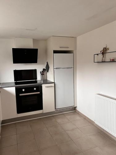 Lys kælderlejlighed med eget køkken & bad in Herning városközpont Lys kælderlejlighed med eget køkken & bad in Herning városközpont